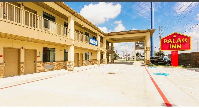 Palace Inn Conroe image