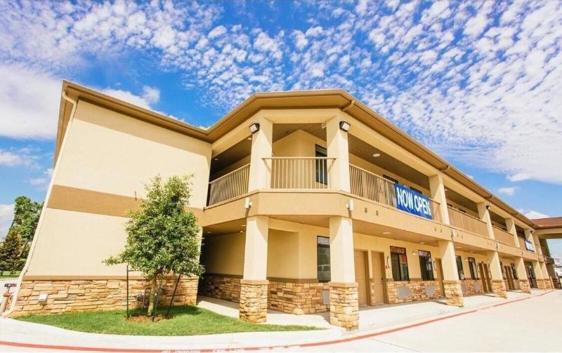 Palace Inn Conroe image