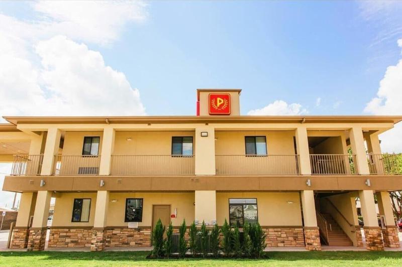 Palace Inn Conroe image