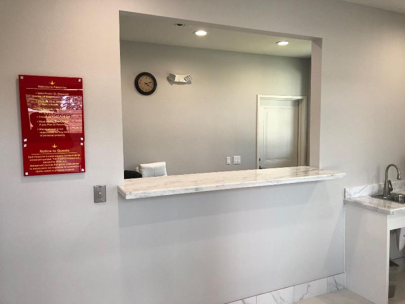 Palace Inn Conroe - Image 7