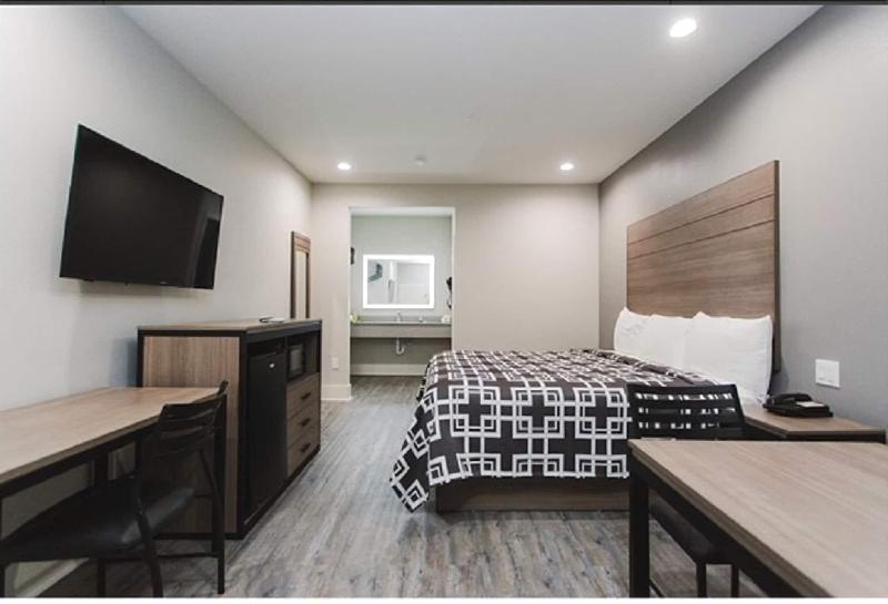 Palace Inn Conroe image