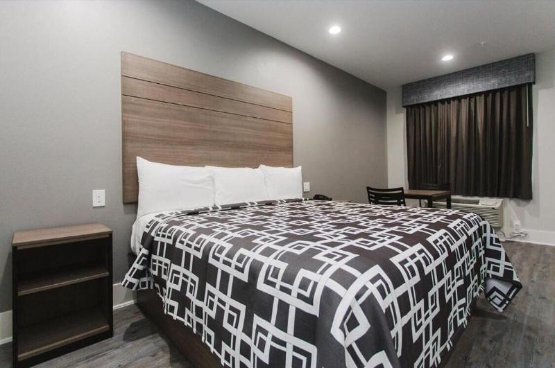 Palace Inn Conroe image