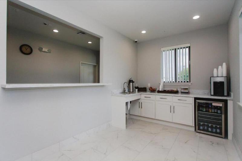 Palace Inn Conroe - Image 10