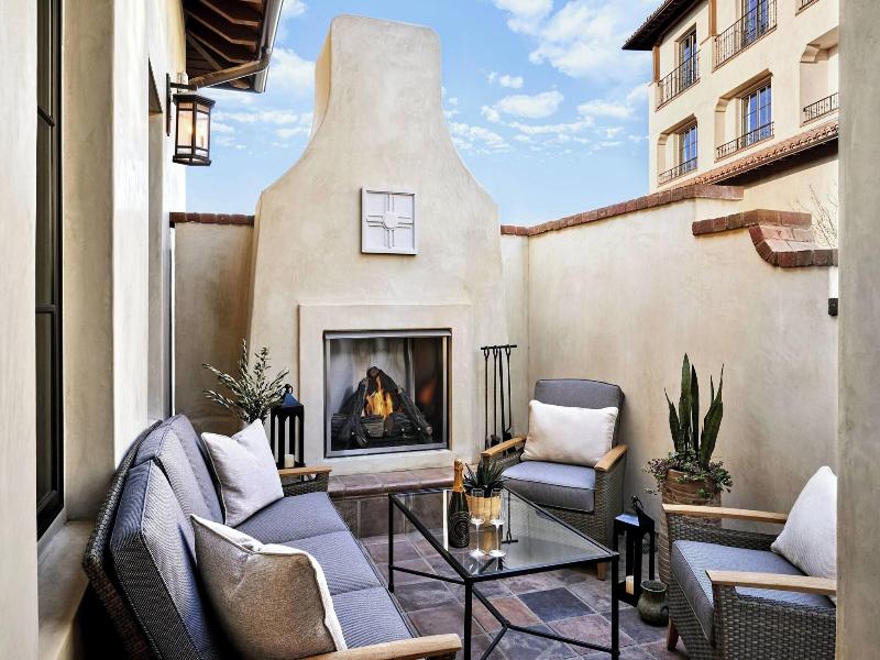 Inn at the Mission San Juan Capistrano, Autograph  image