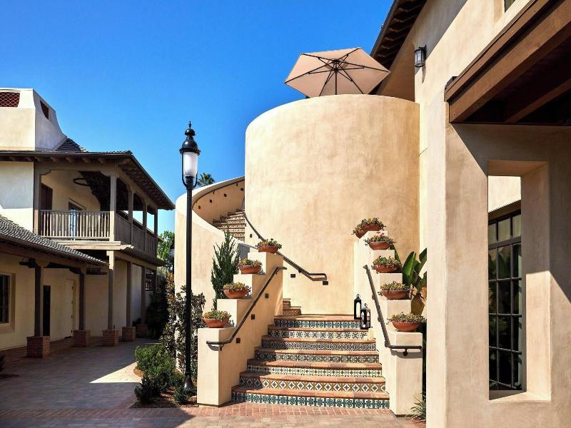 Inn at the Mission San Juan Capistrano, Autograph  image