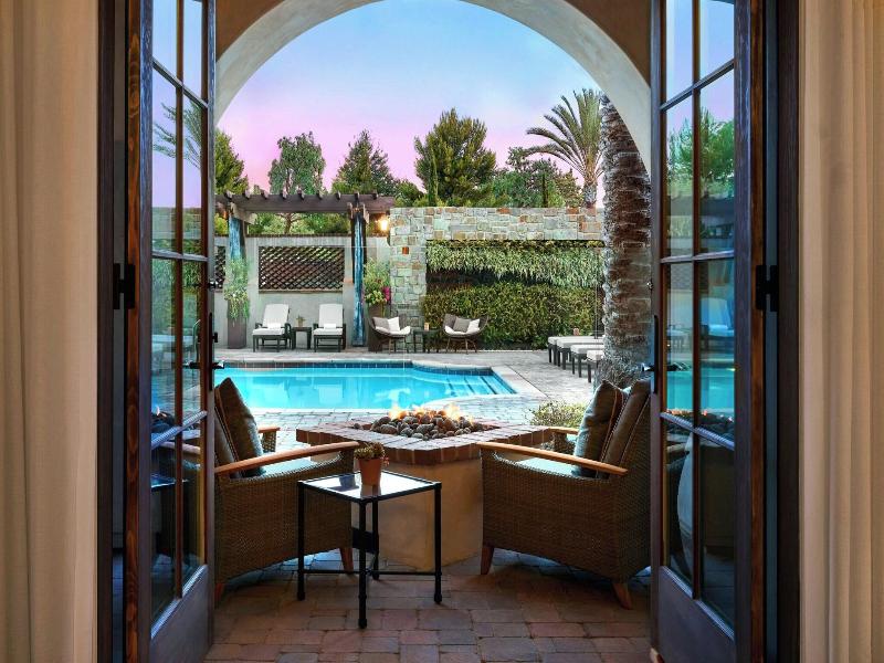 Inn at the Mission San Juan Capistrano, Autograph  image