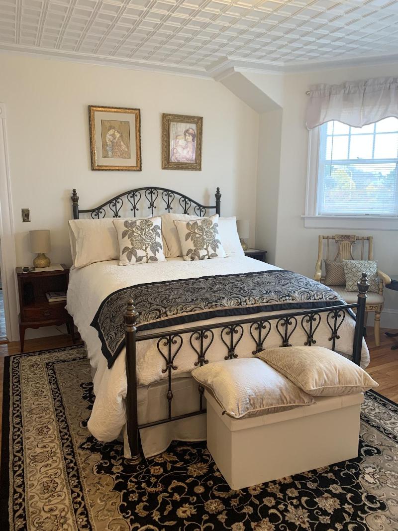 The Hydrangea Inn image