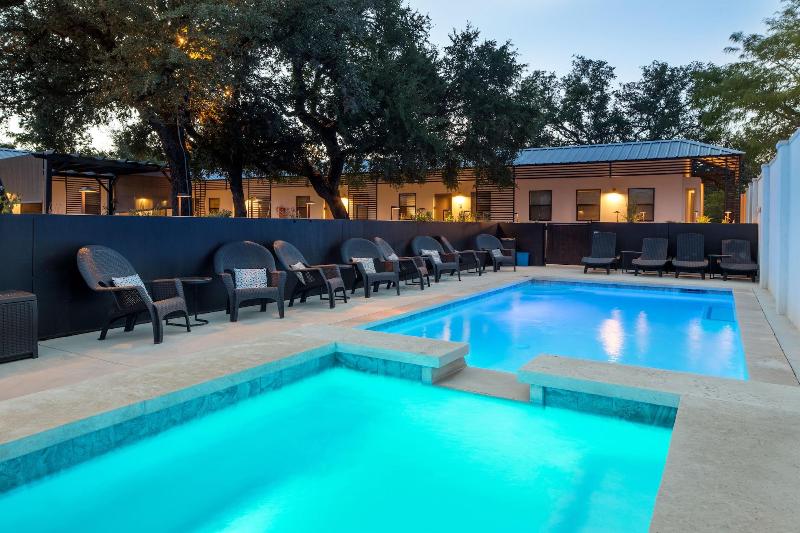 Hotel Flora & Fauna image