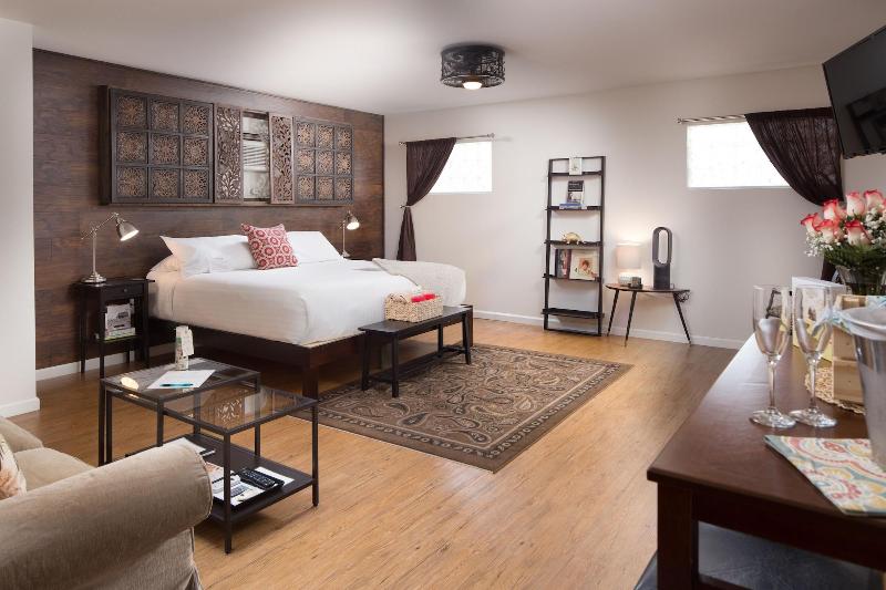 Hotel Flora & Fauna image