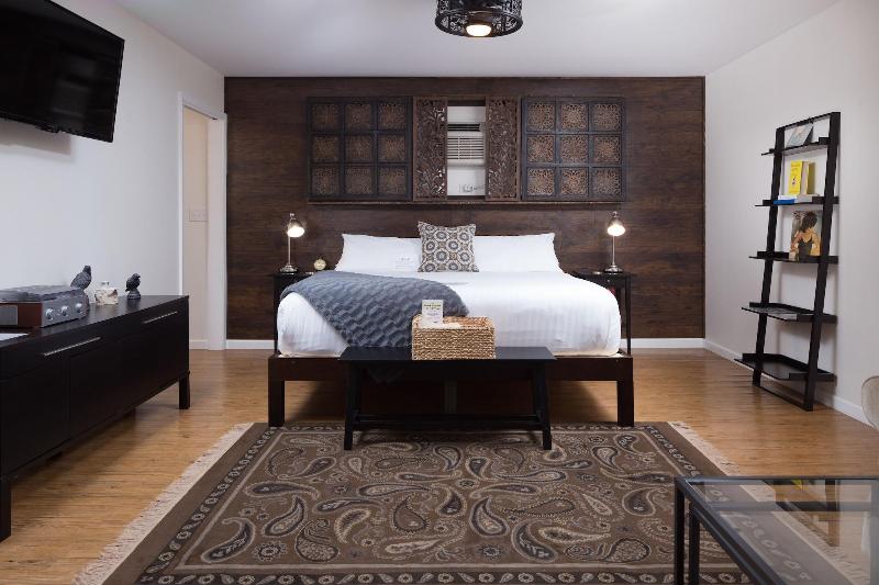 Hotel Flora & Fauna image