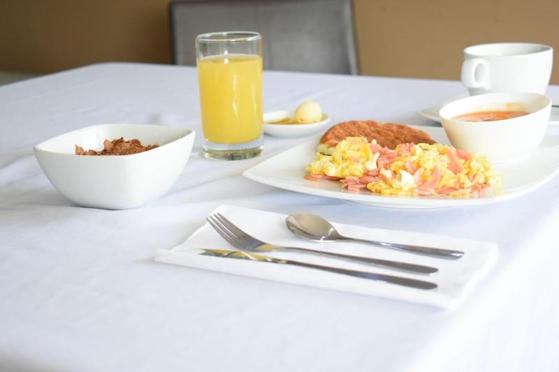Colony Inn Hotel image