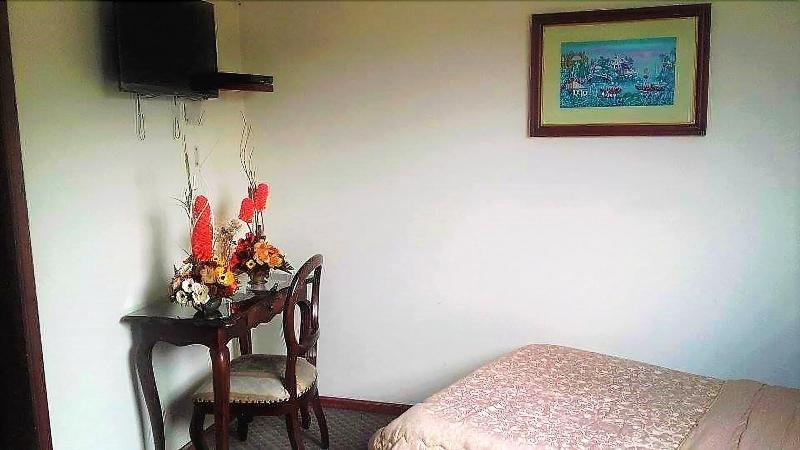 Colony Inn Hotel image