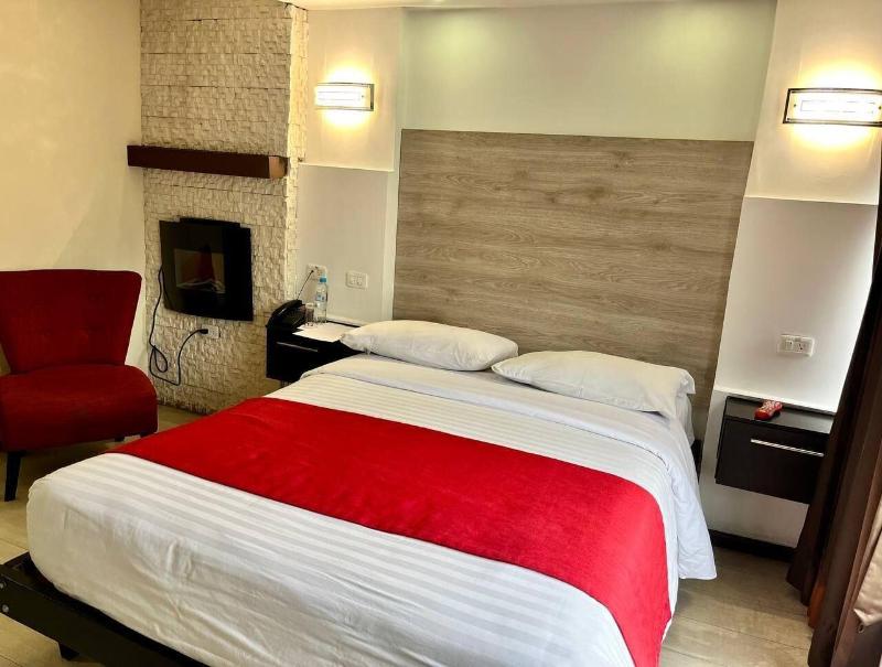 Colony Inn Hotel image