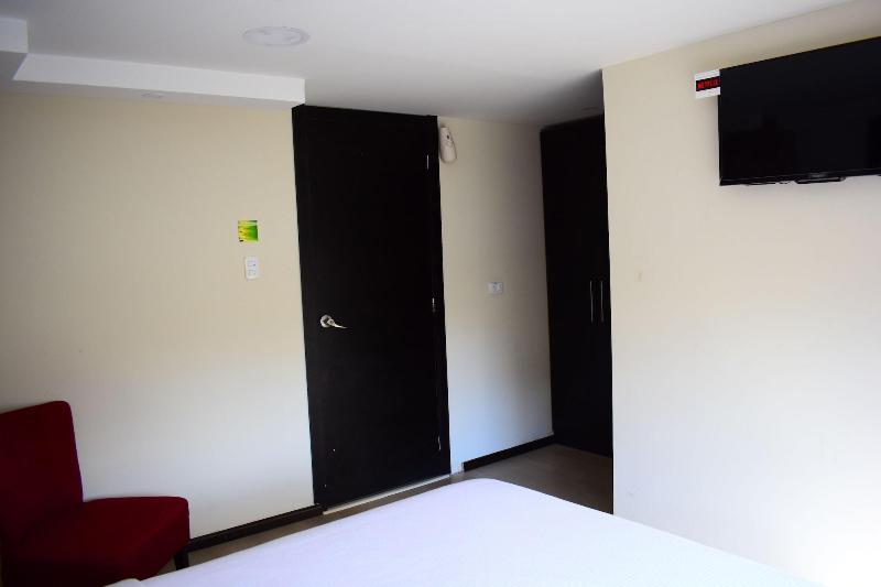 Colony Inn Hotel image