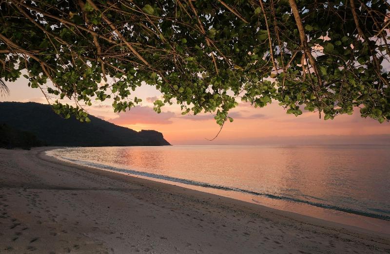 MYAMO Beach Lodge - Hostel image