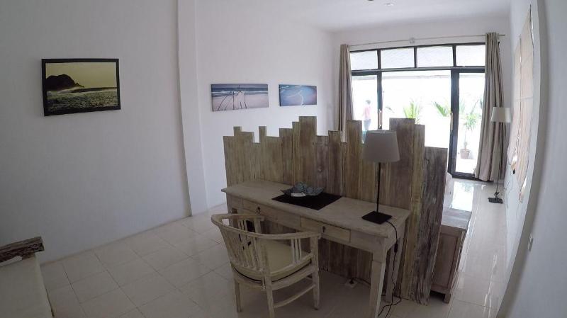 MYAMO Beach Lodge - Hostel image