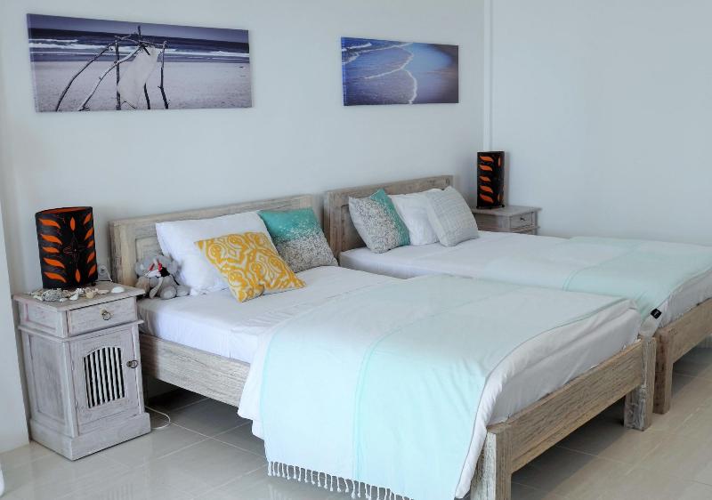 MYAMO Beach Lodge - Hostel image