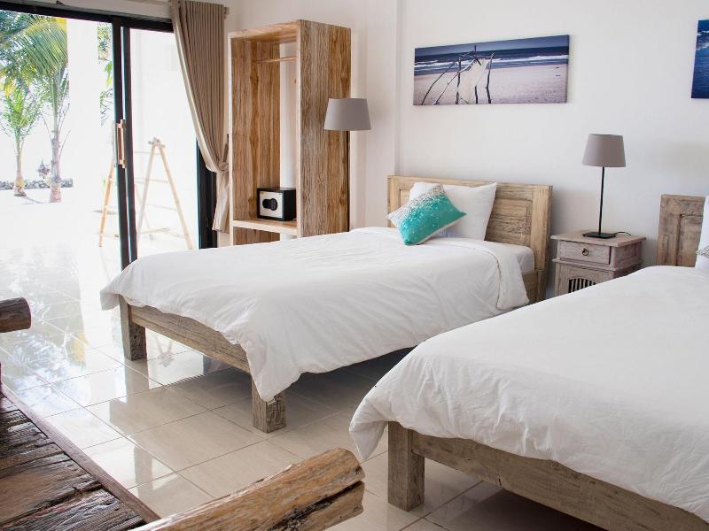 MYAMO Beach Lodge - Hostel image