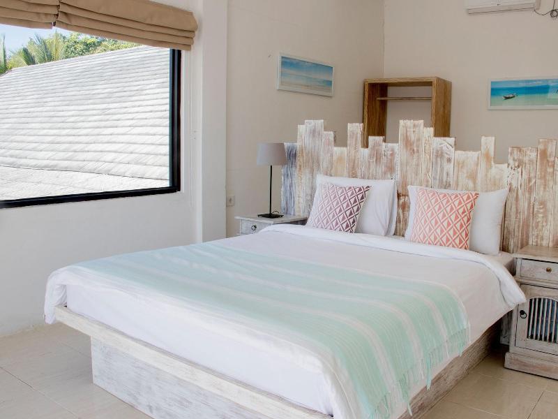 MYAMO Beach Lodge - Hostel image
