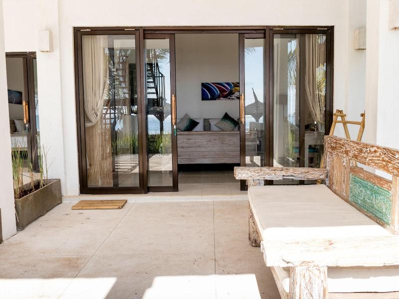 MYAMO Beach Lodge - Hostel image