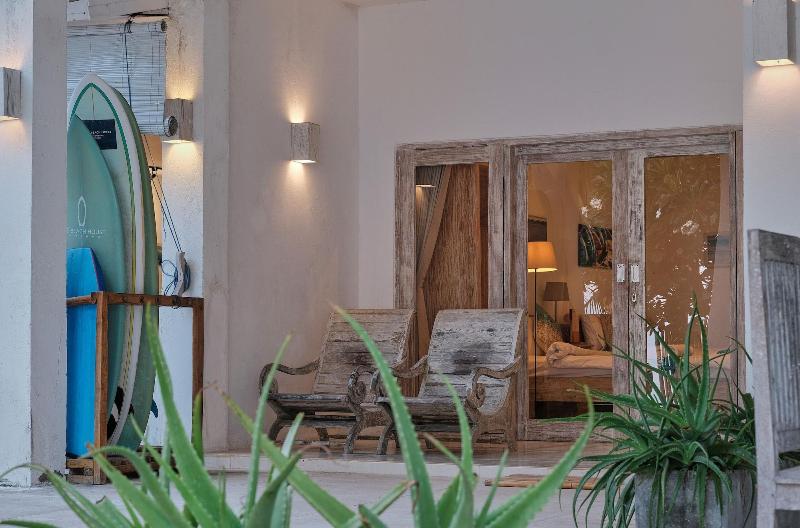 MYAMO Beach Lodge - Hostel image