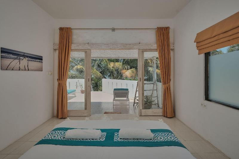 MYAMO Beach Lodge - Hostel image