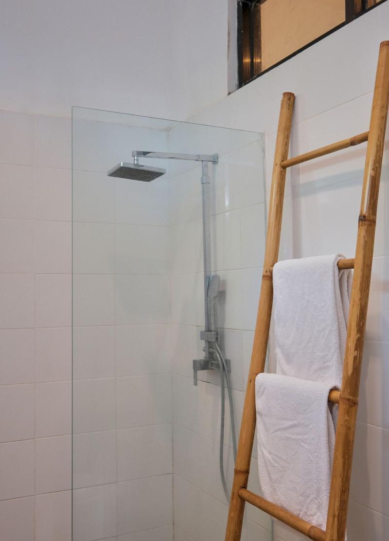 MYAMO Beach Lodge - Hostel image