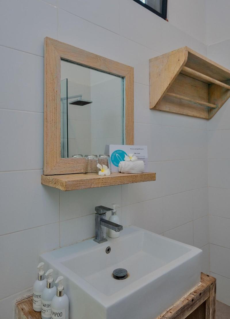 MYAMO Beach Lodge - Hostel image