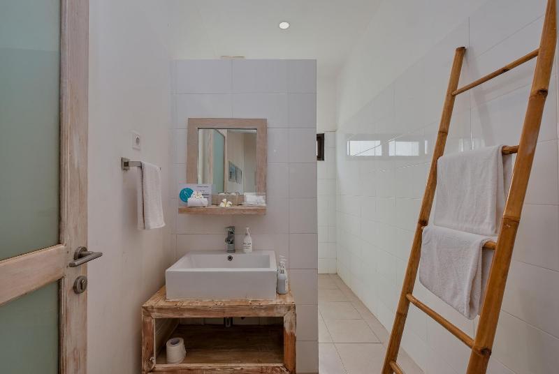 MYAMO Beach Lodge - Hostel image