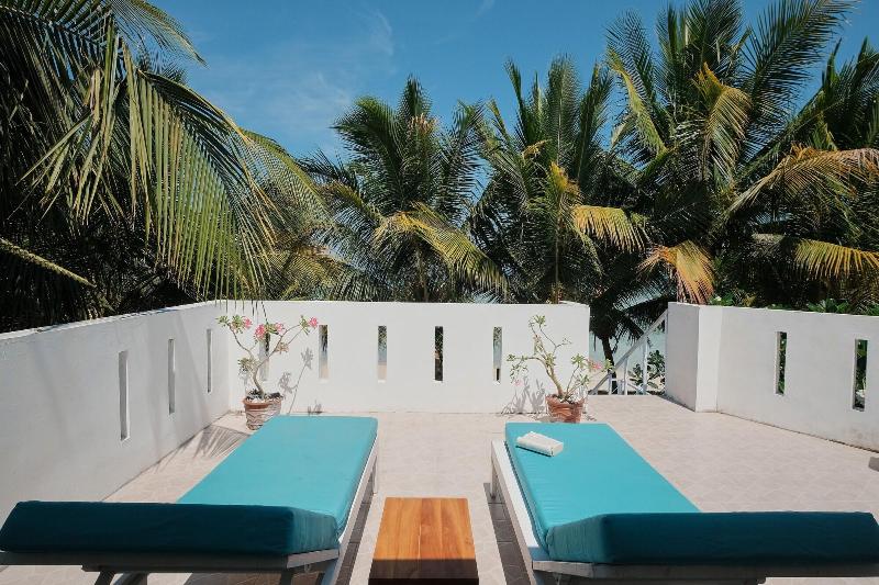MYAMO Beach Lodge - Hostel image