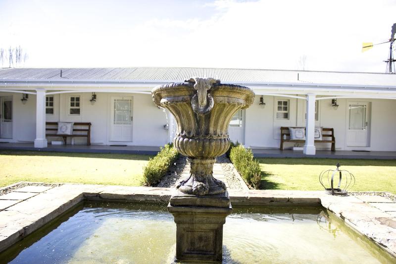 La Riviera Guesthouse