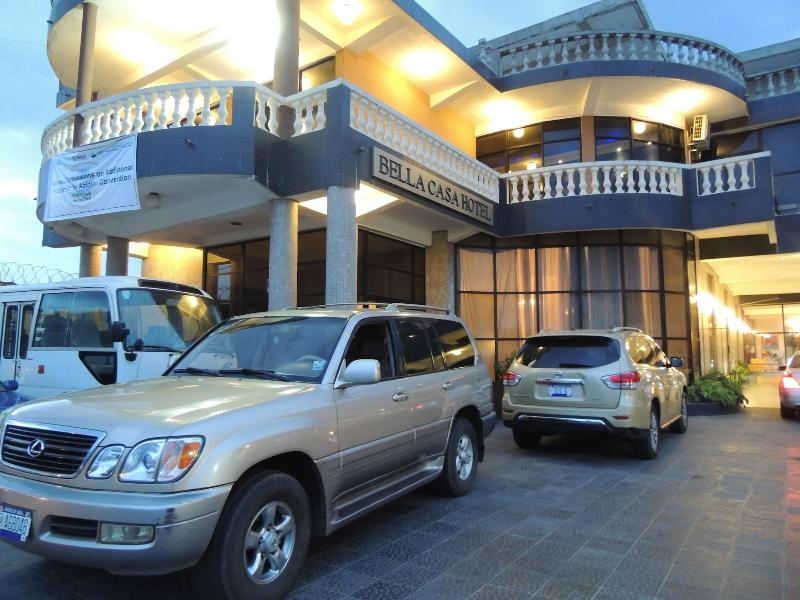 Bella Casa Hotel image