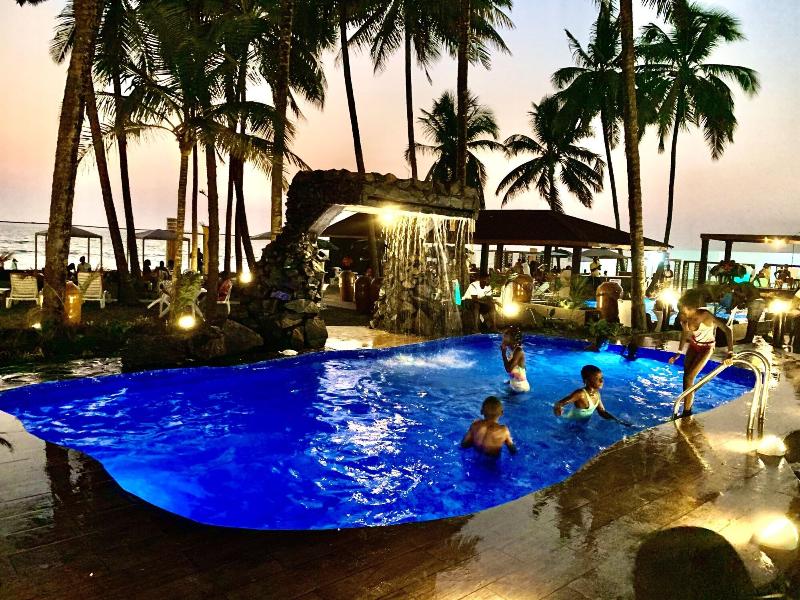 Bella Casa Hotel image