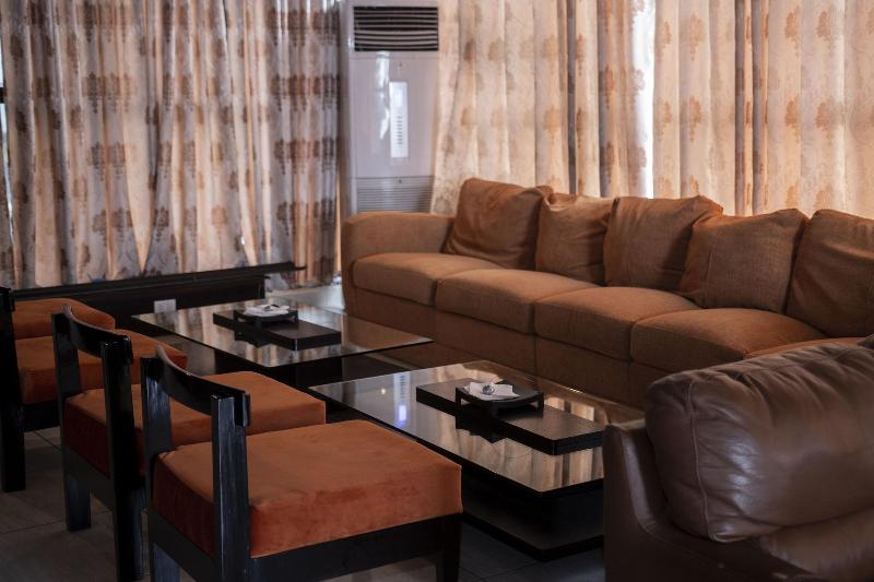 Bella Casa Hotel image