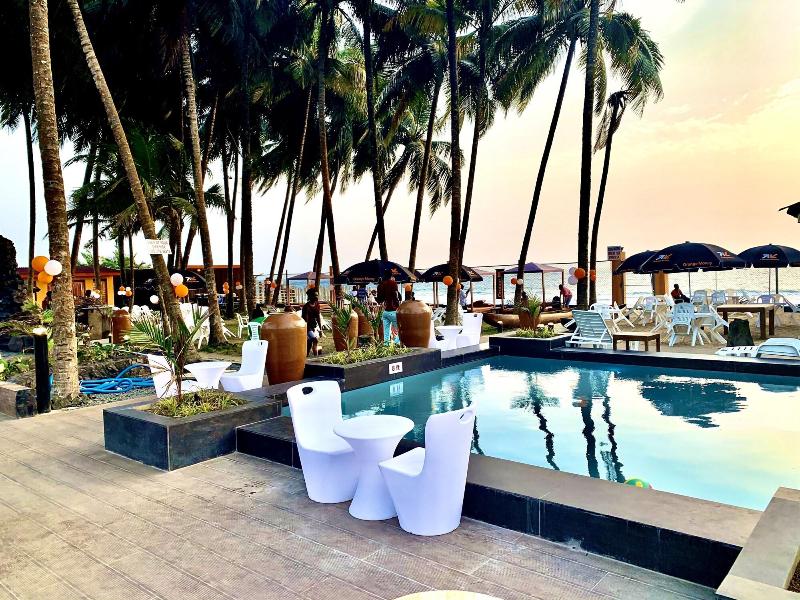 Bella Casa Hotel image