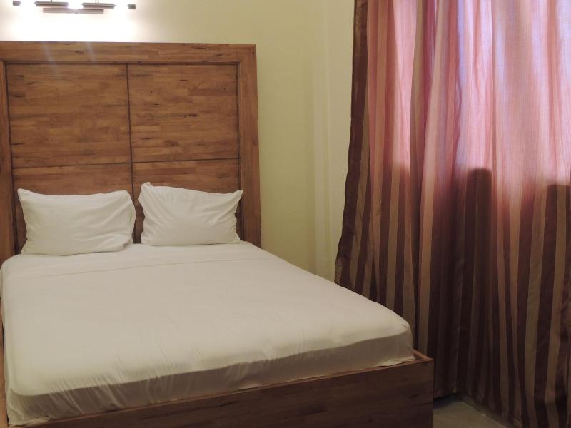 Bella Casa Hotel image