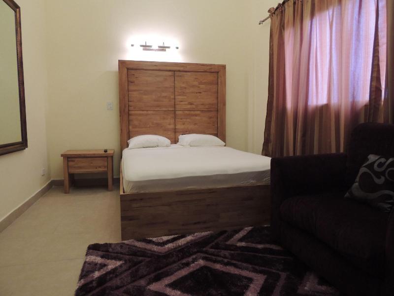Bella Casa Hotel image