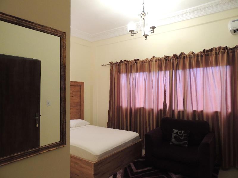 Bella Casa Hotel image