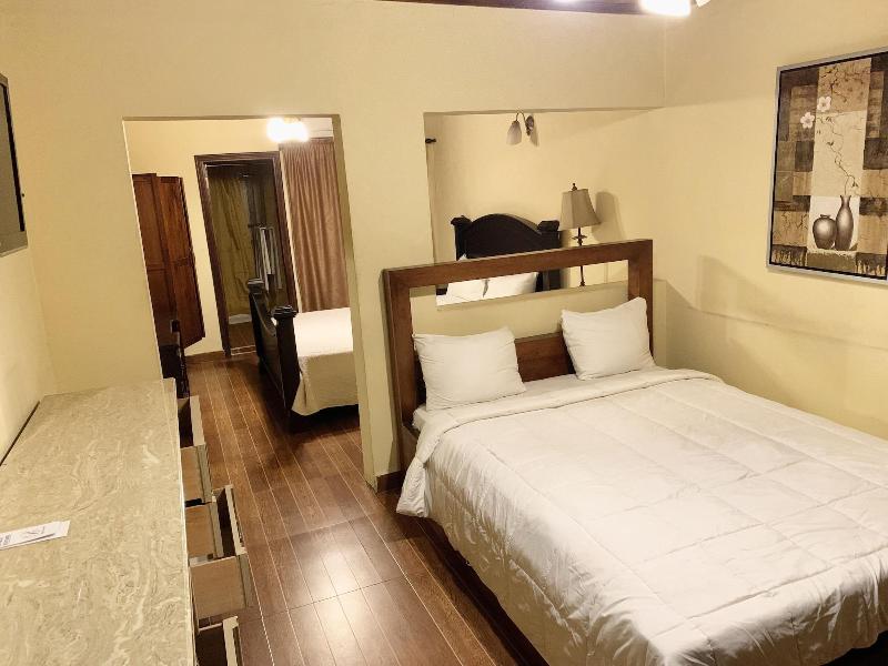 Bella Casa Hotel image