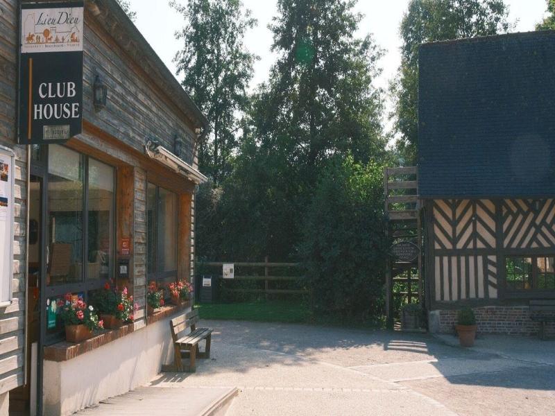 Domaine Du Lieu Dieu image