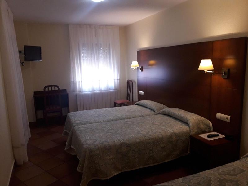 Hostal Restaurante Santa Cruz image