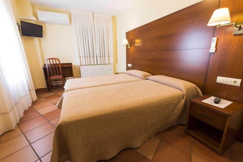 Hostal Restaurante Santa Cruz image