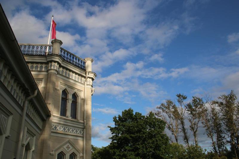 Kartanohotelli Karhulan Hovi image