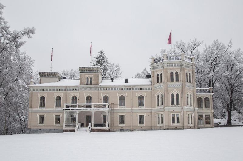 Kartanohotelli Karhulan Hovi image