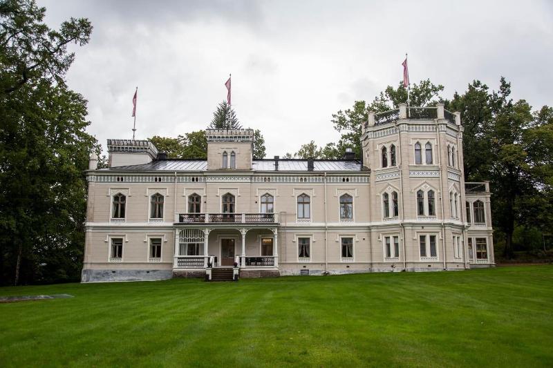 Kartanohotelli Karhulan Hovi image