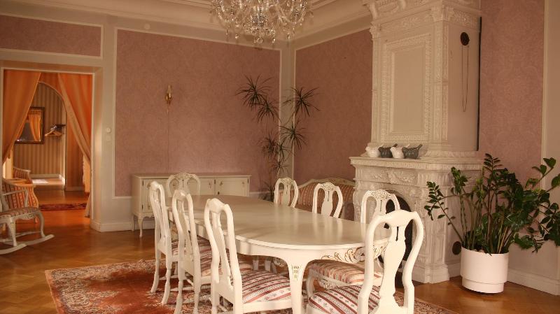 Kartanohotelli Karhulan Hovi image