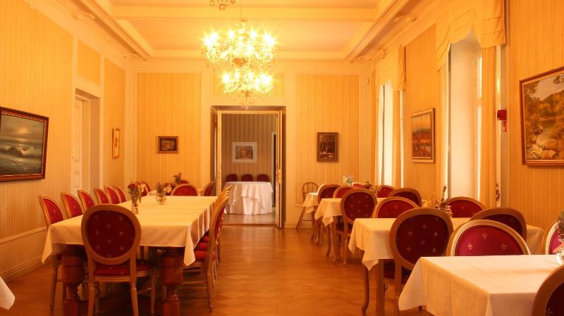 Kartanohotelli Karhulan Hovi image