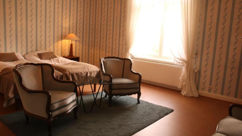 Kartanohotelli Karhulan Hovi image