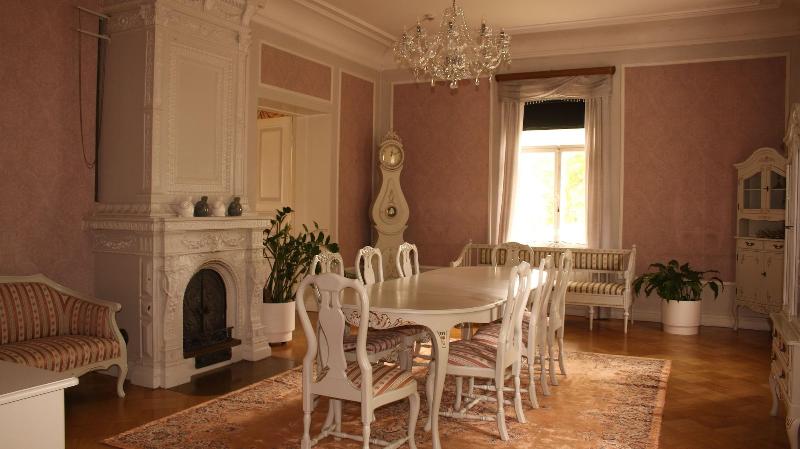 Kartanohotelli Karhulan Hovi image