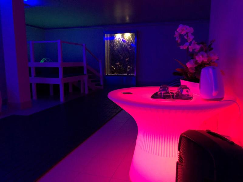 Hotel Enjoy image